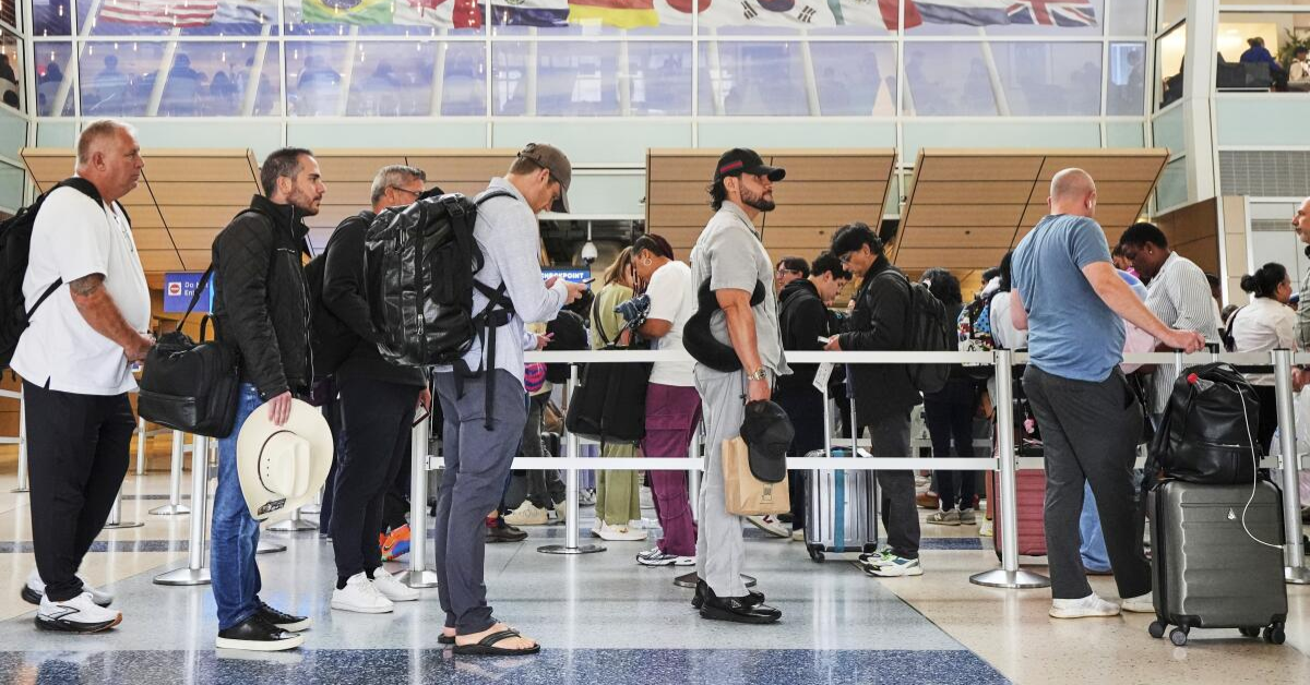 Fewer International Tourists Traveling to the U.S. Amid Geopolitical Tensions, Trend Expected to Continue